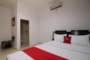 Reddoorz @ Pangeran Antasari 2 Hotel Cilandak  Quarto foto